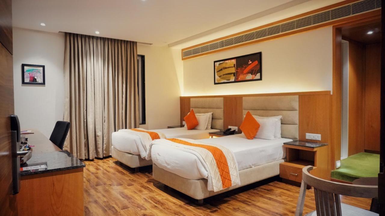 Kyriad Hotel Gulbarga By Othpl 古尔伯加 外观 照片